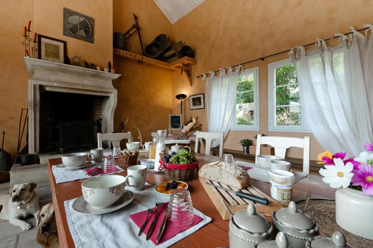 Domaine De La Combotte Bed & Breakfast Nantoux Екстериор снимка