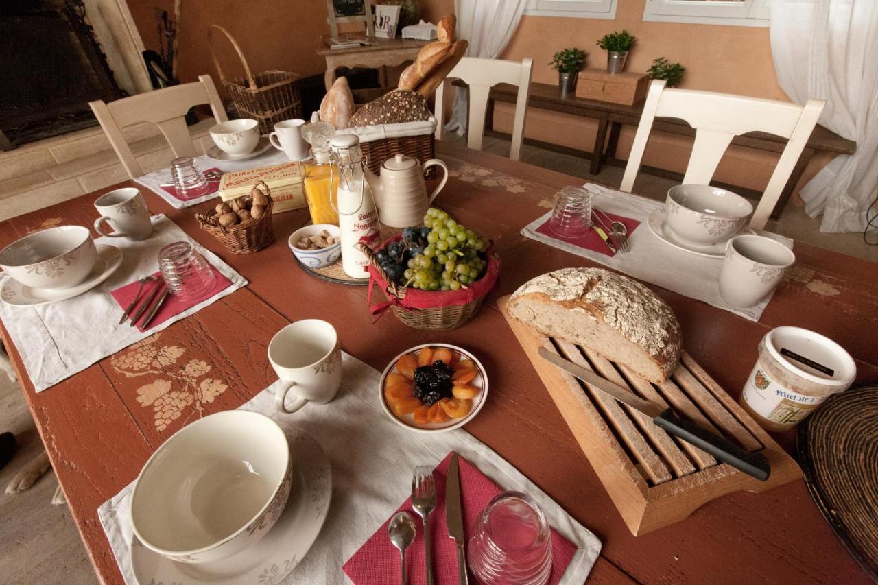Domaine De La Combotte Bed & Breakfast Nantoux Екстериор снимка