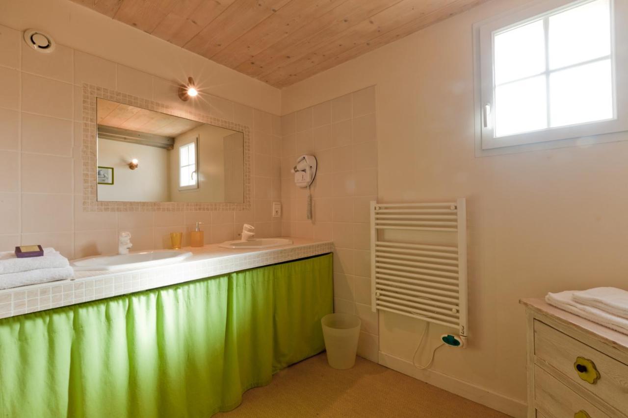 Domaine De La Combotte Bed & Breakfast Nantoux Екстериор снимка
